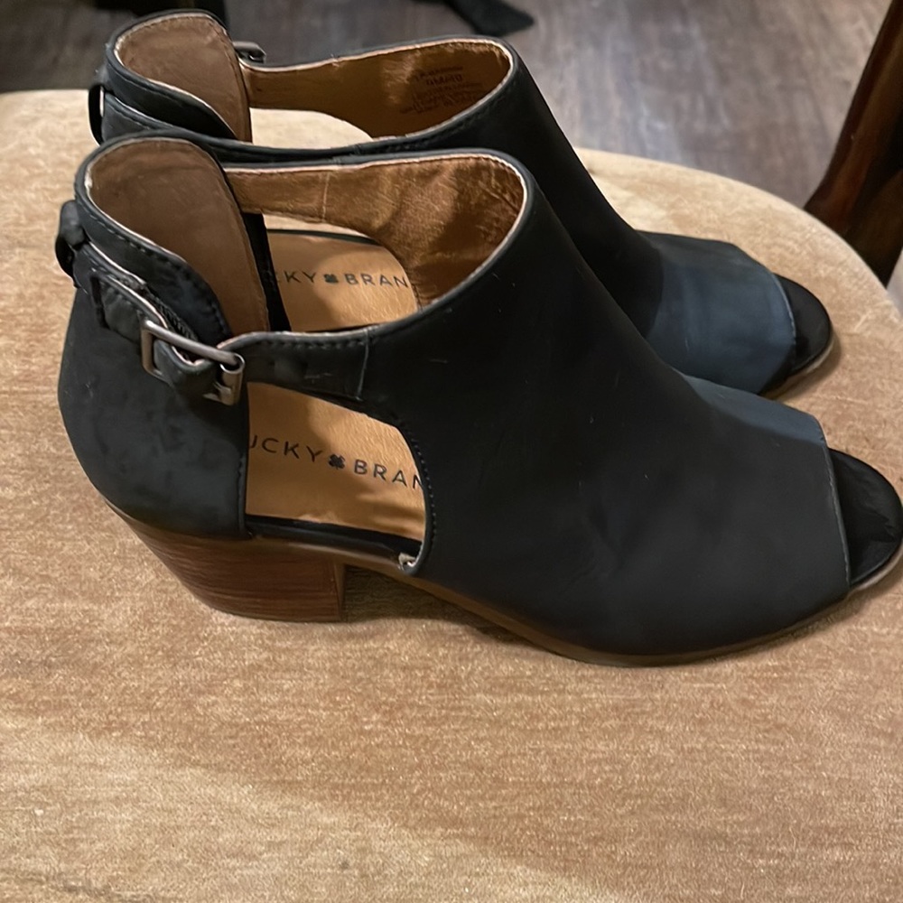 Heals - Picture 2 of 8
